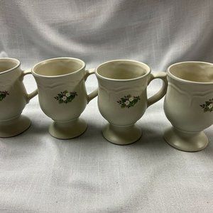 Pfaltzgraff Christmas Heirloom set of 4 pedestal/footed coffee tea mugs cups